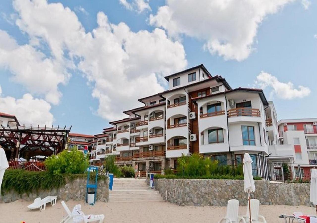 Robinson Beach Apartments Елените Экстерьер фото