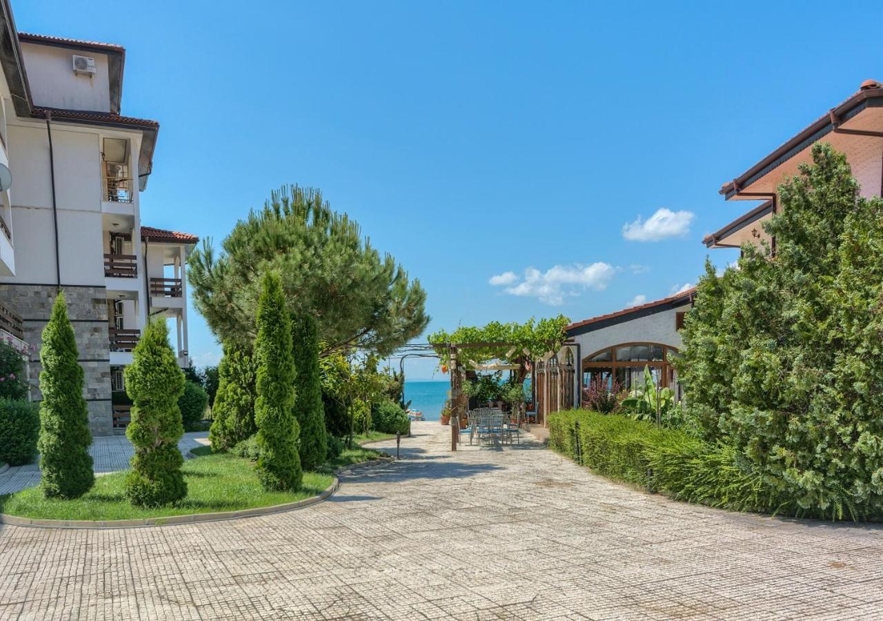 Robinson Beach Apartments Елените Экстерьер фото